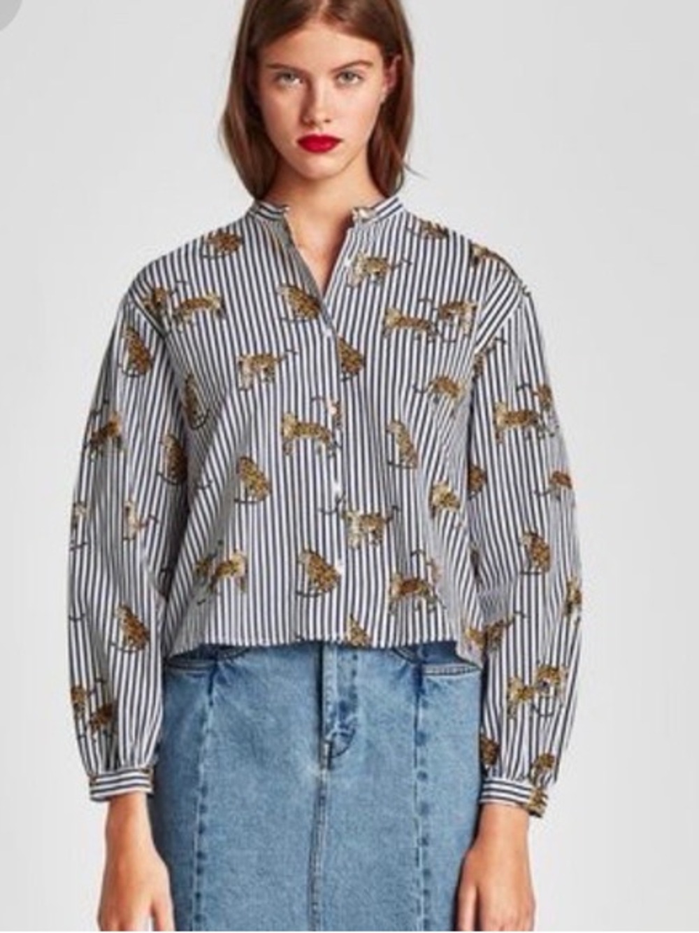 ZARA Trafulac Small Navy Blue White Striped Leoaprd Print Button Down Crop Top
